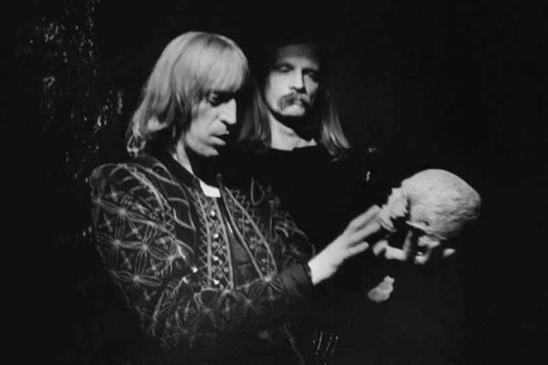 «Гамлет», постановка 1984 года, режиссёр — Валерий Белякович, Гамлет — Виктор Авилов
