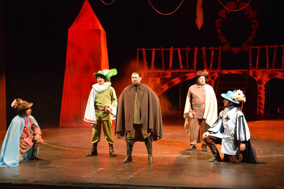 Историческая пьеса Уильяма Шекспира на бакинской сцене: премьера спектакля «Ричард III»