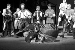 На сцене Тульского академического театра драмы состоялась премьера шекспировского «Отелло»